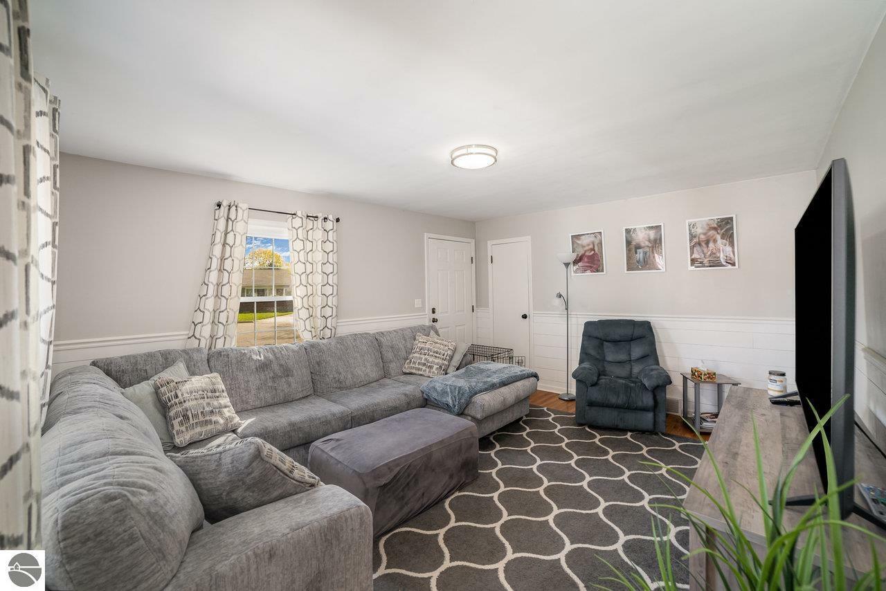 Property Photo:  1016 Argyle Court  MI 48801 
