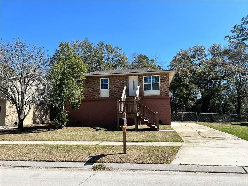 Property Photo: 2914 Camellia Drive LA 70458