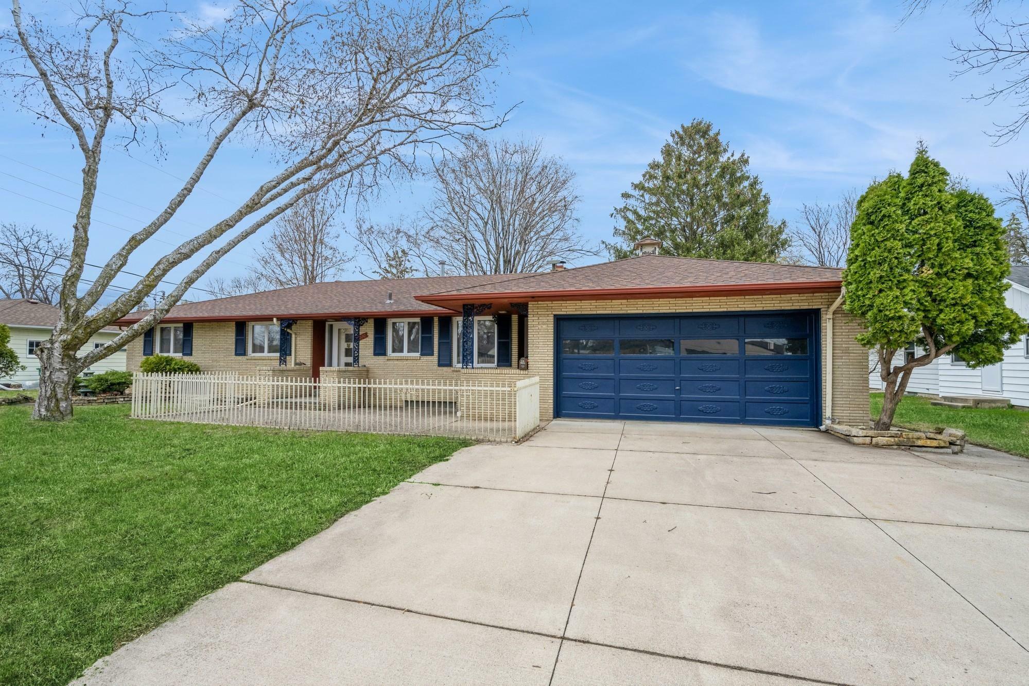 Property Photo: 5010 48th Avenue N MN 55429