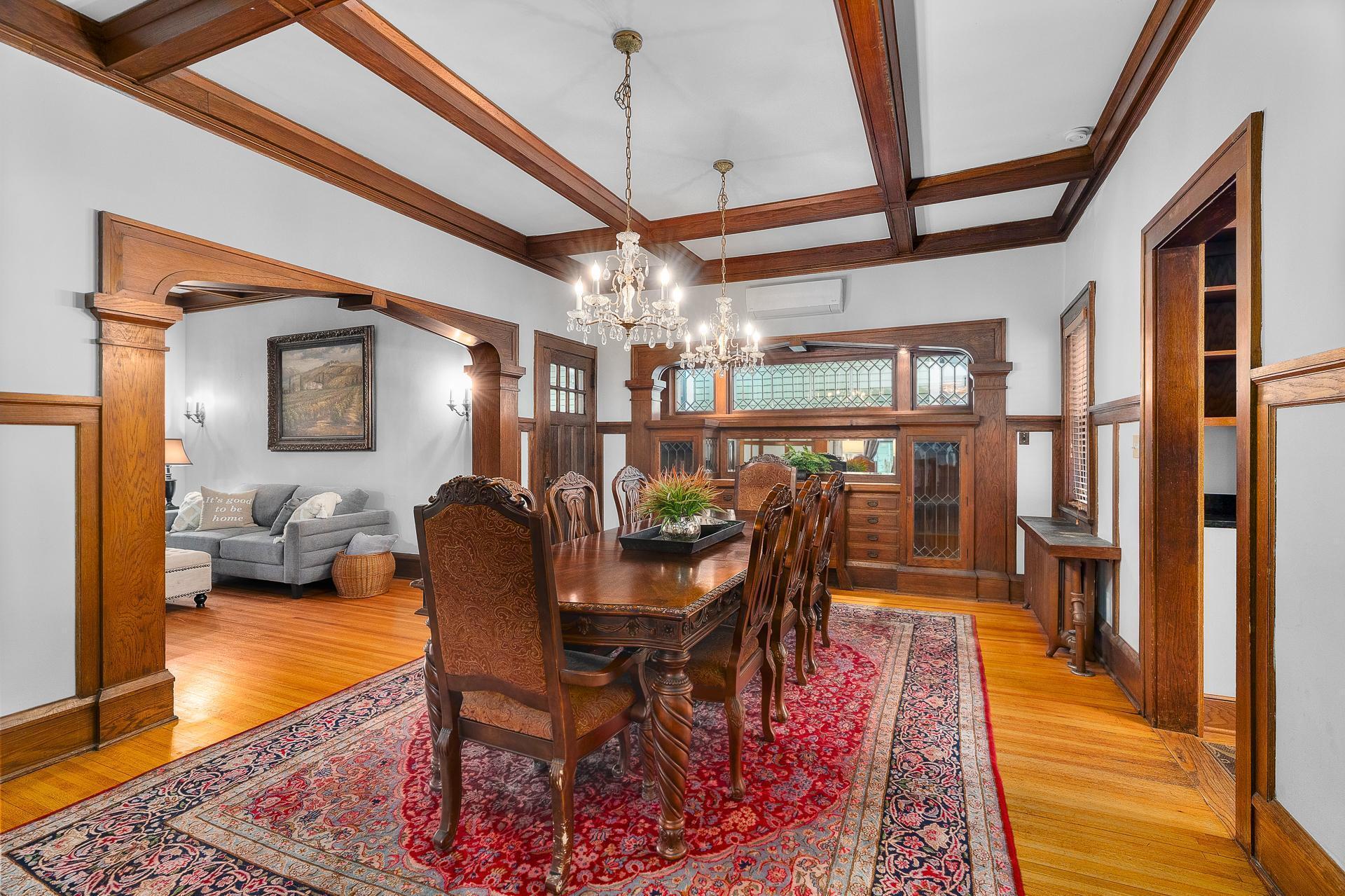 Property Photo: 904 Lincoln Avenue MN 55105