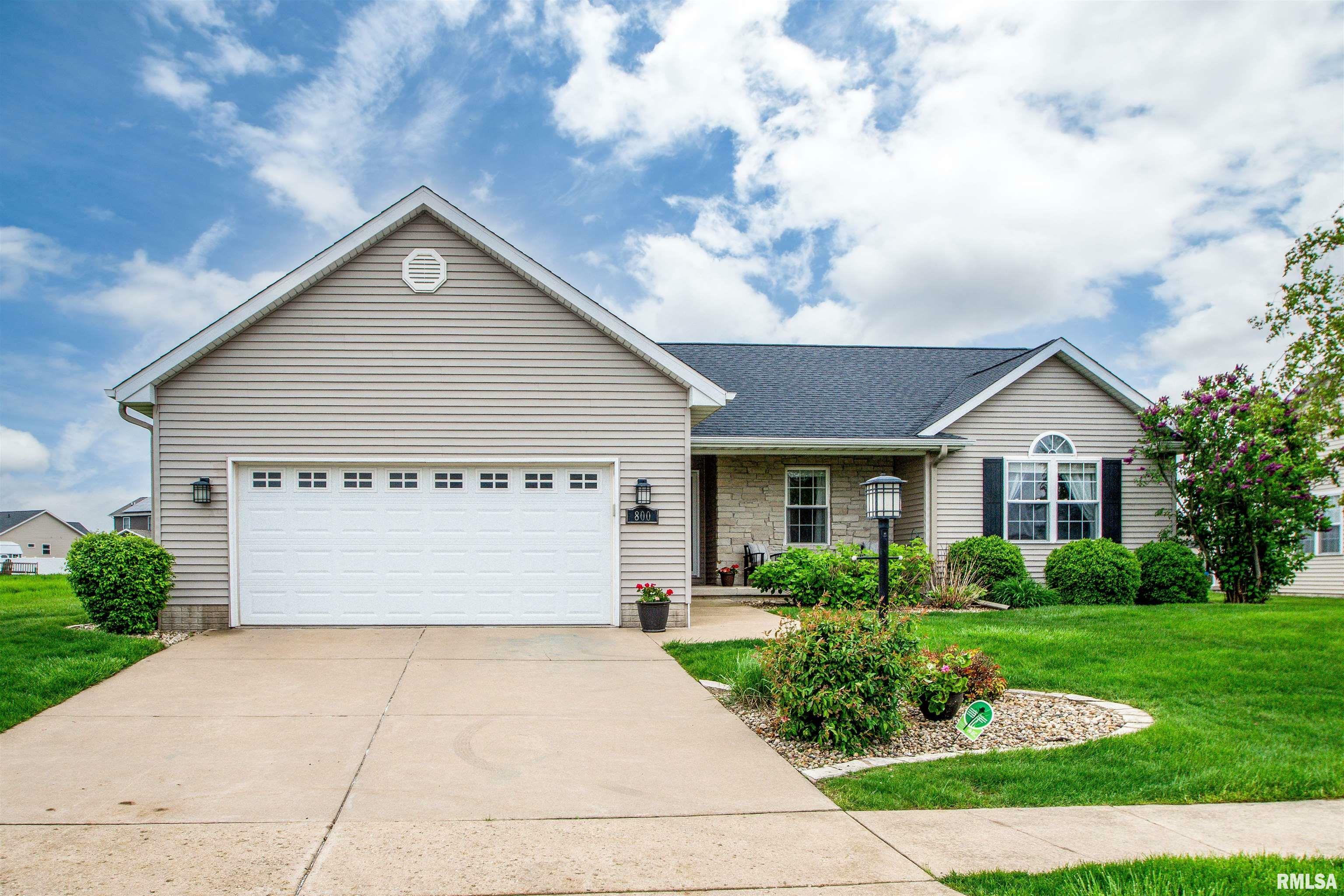 Property Photo: 800 Debates Street IL 61571