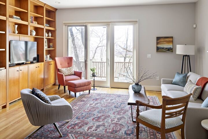 Property Photo:  21 Weston Ave 21  MA 02144 