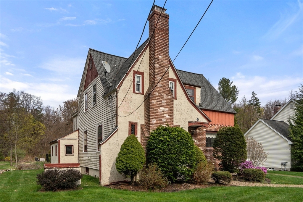 Property Photo:  202 Holden St  MA 01520 