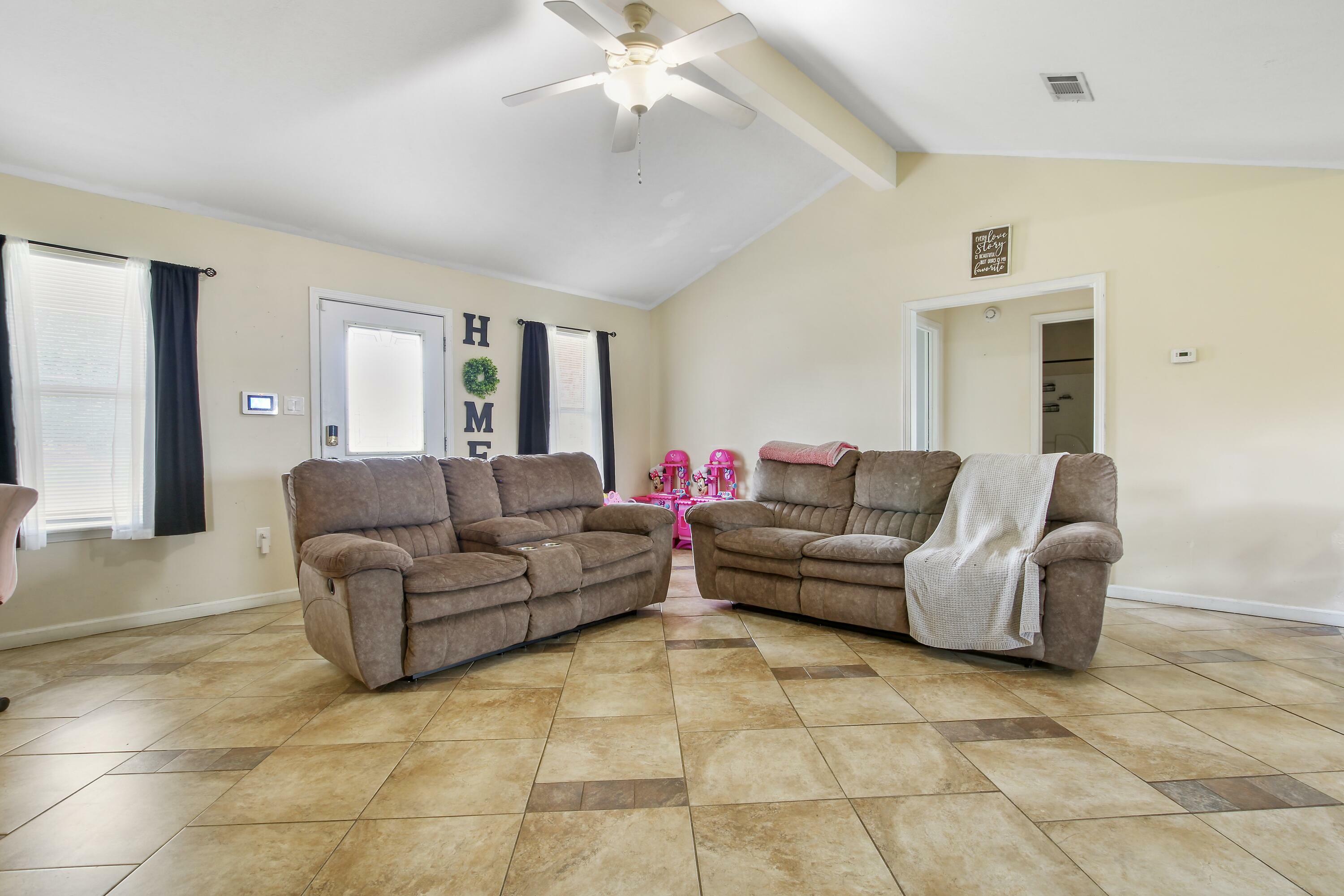 Property Photo: 101 Mayhaw St LA 70634