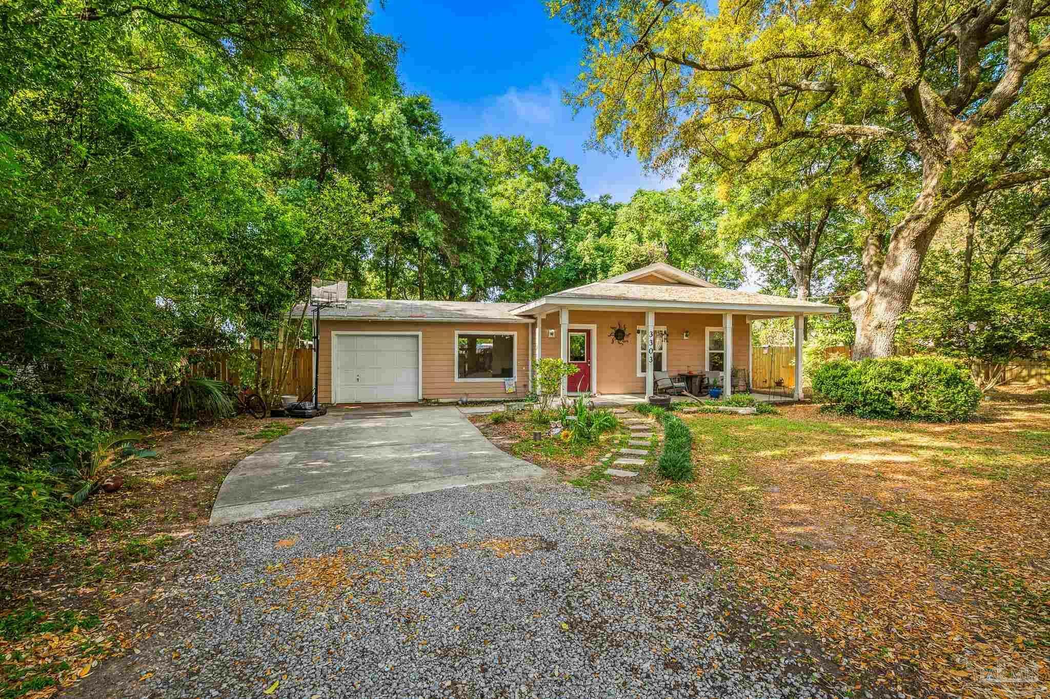 Property Photo: 3303 E Mallory St FL 32503