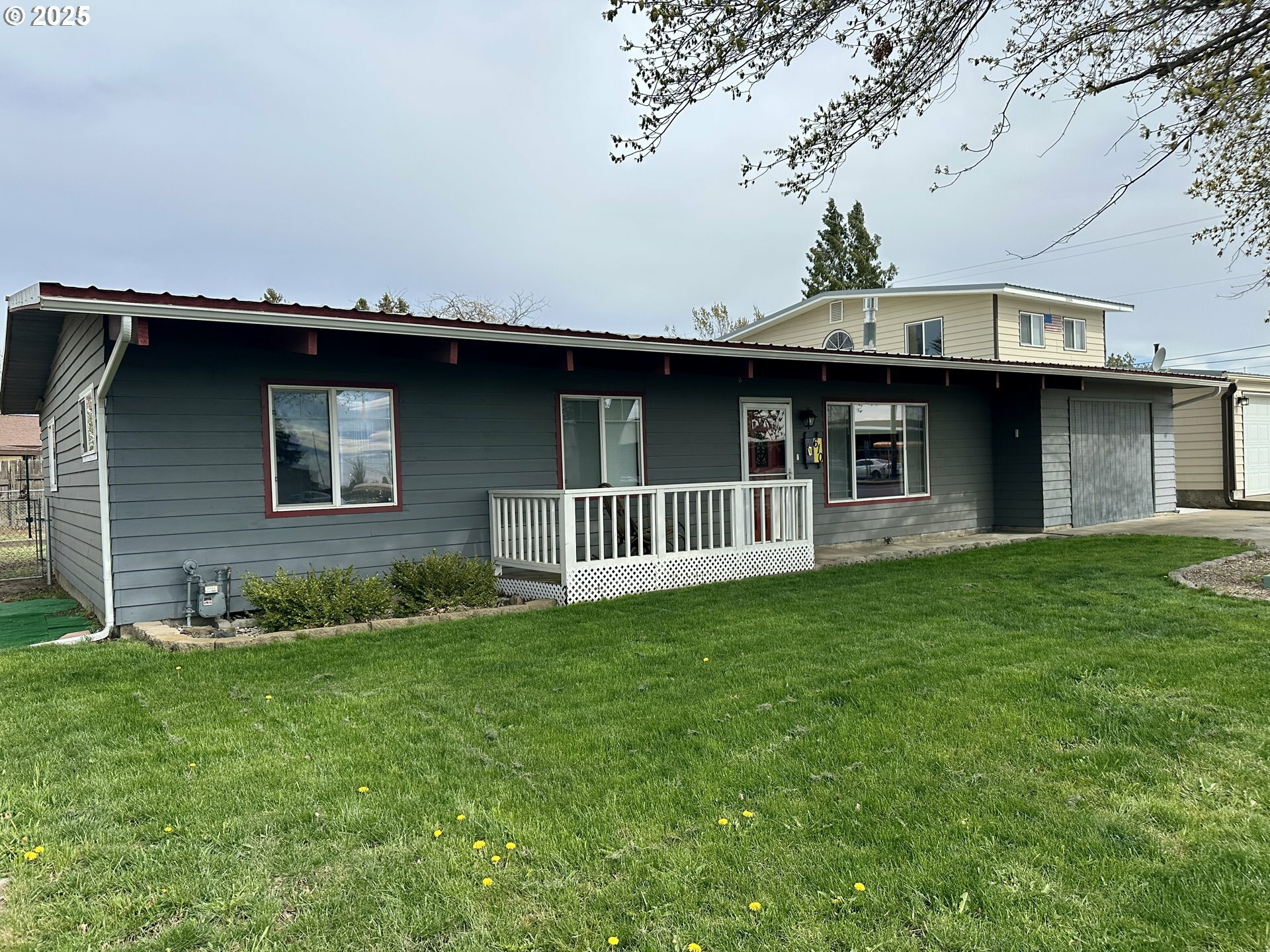 Property Photo: 610 S Roosevelt St WA 98620