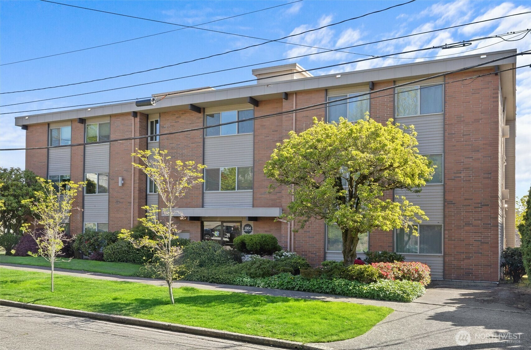 Property Photo: 1964 26th Avenue W 102 WA 98199