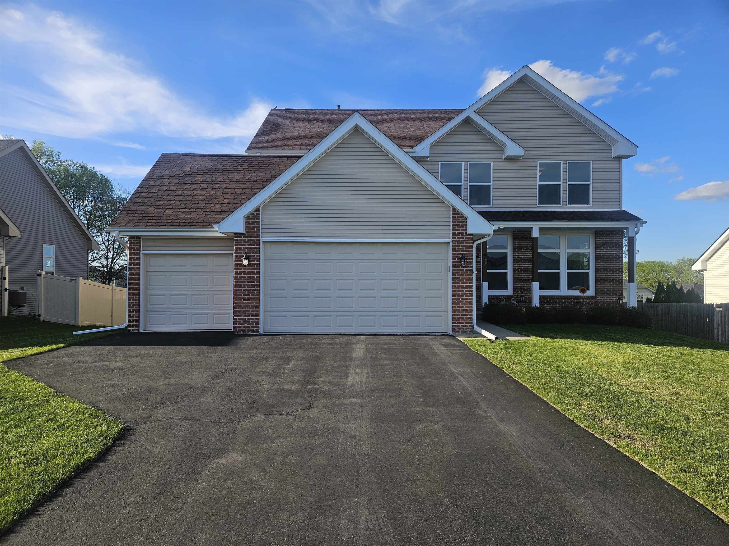 Property Photo:  615 Biscayne Place  IL 61073 