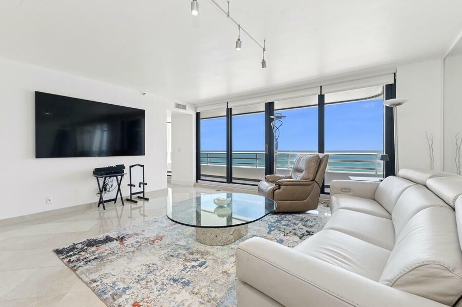 Property Photo: 1400 S Ocean Boulevard 1004 FL 33432
