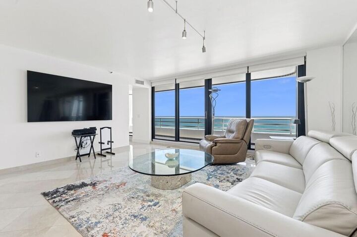 Property Photo:  1400 S Ocean Boulevard 1004  FL 33432 