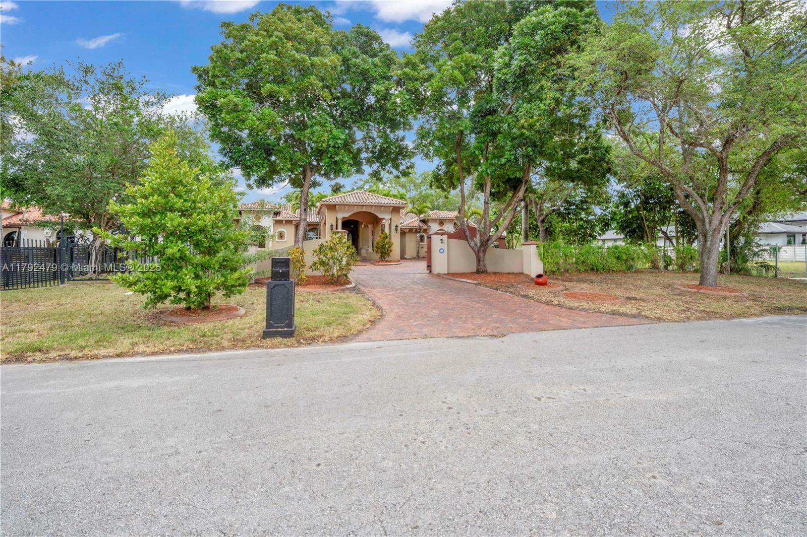Property Photo: 7761 SW 122nd Ave FL 33183