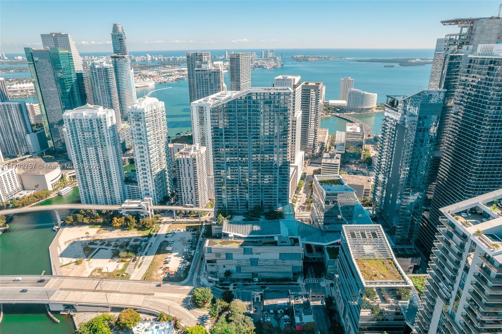 Property Photo: 68 SE 6th St 1204 FL 33131
