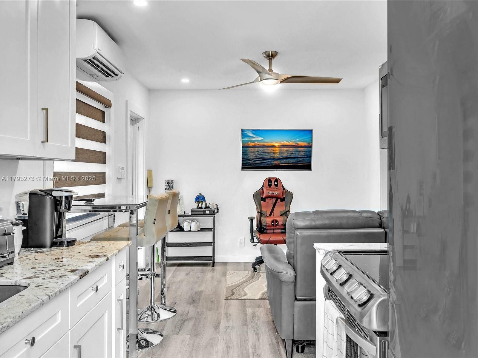 Property Photo: 1517 SW 25th St FL 33315