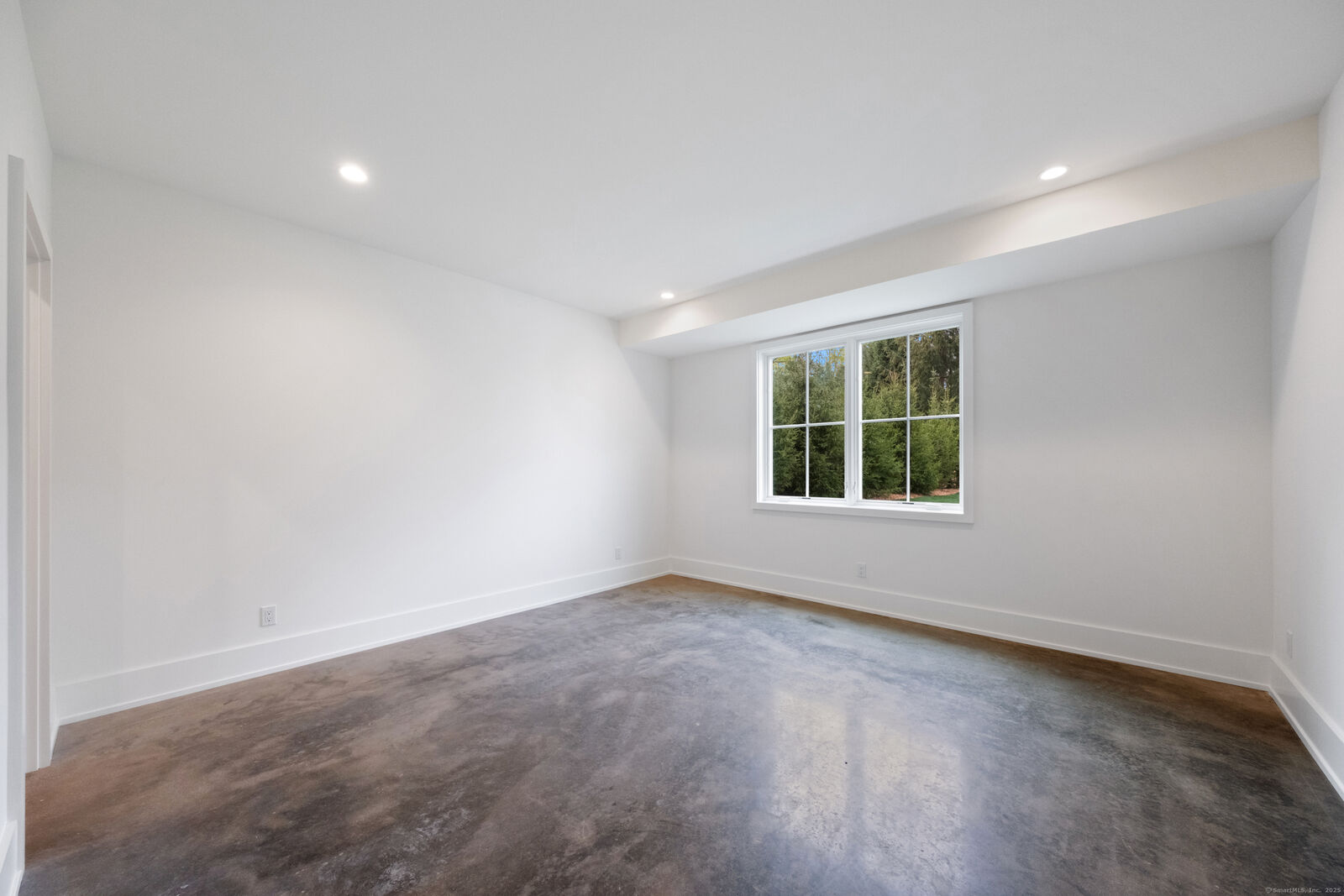 Property Photo:  104 Compo Road South  CT 06880 