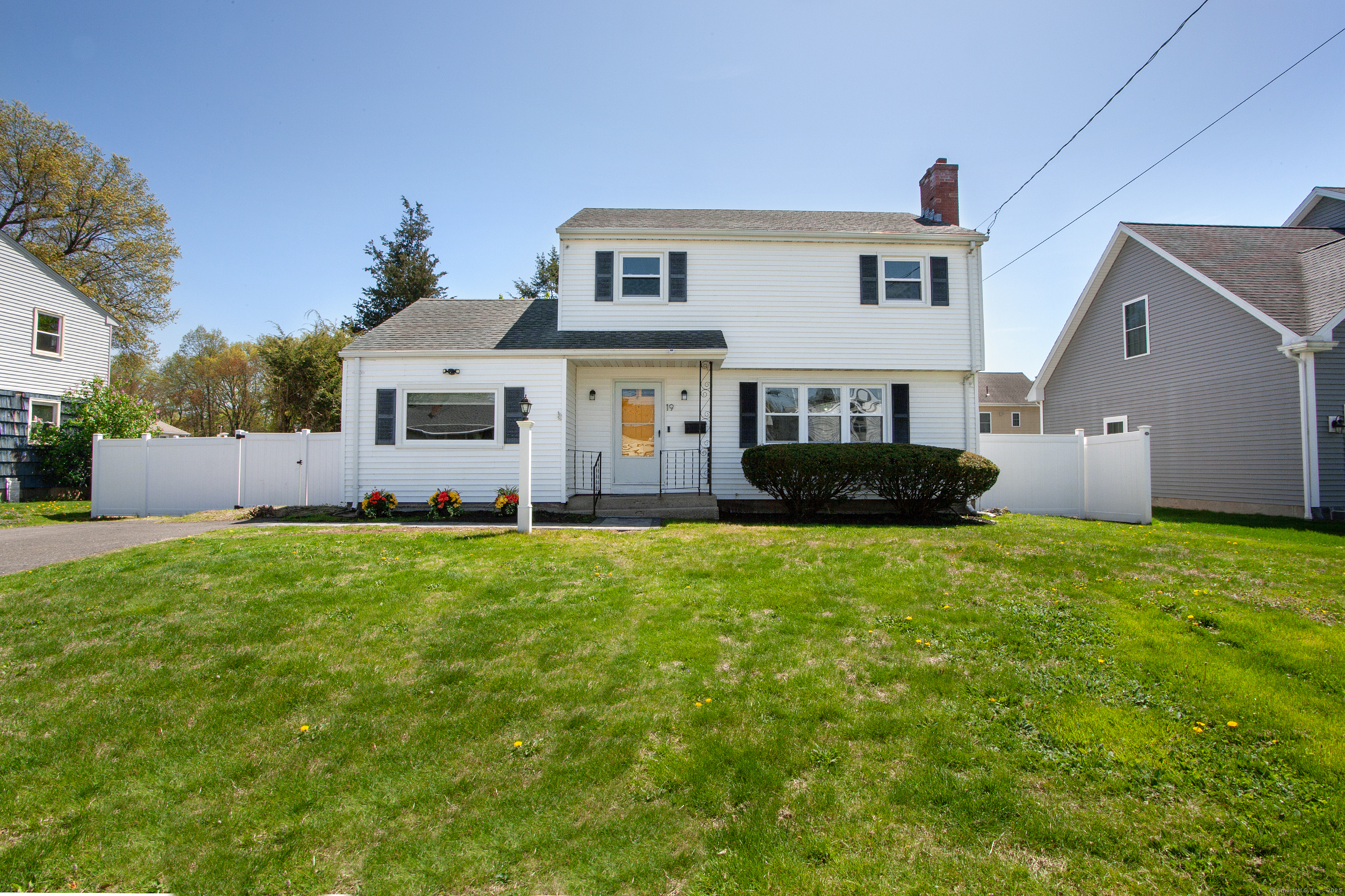 Property Photo: 19 Pine Street CT 06111