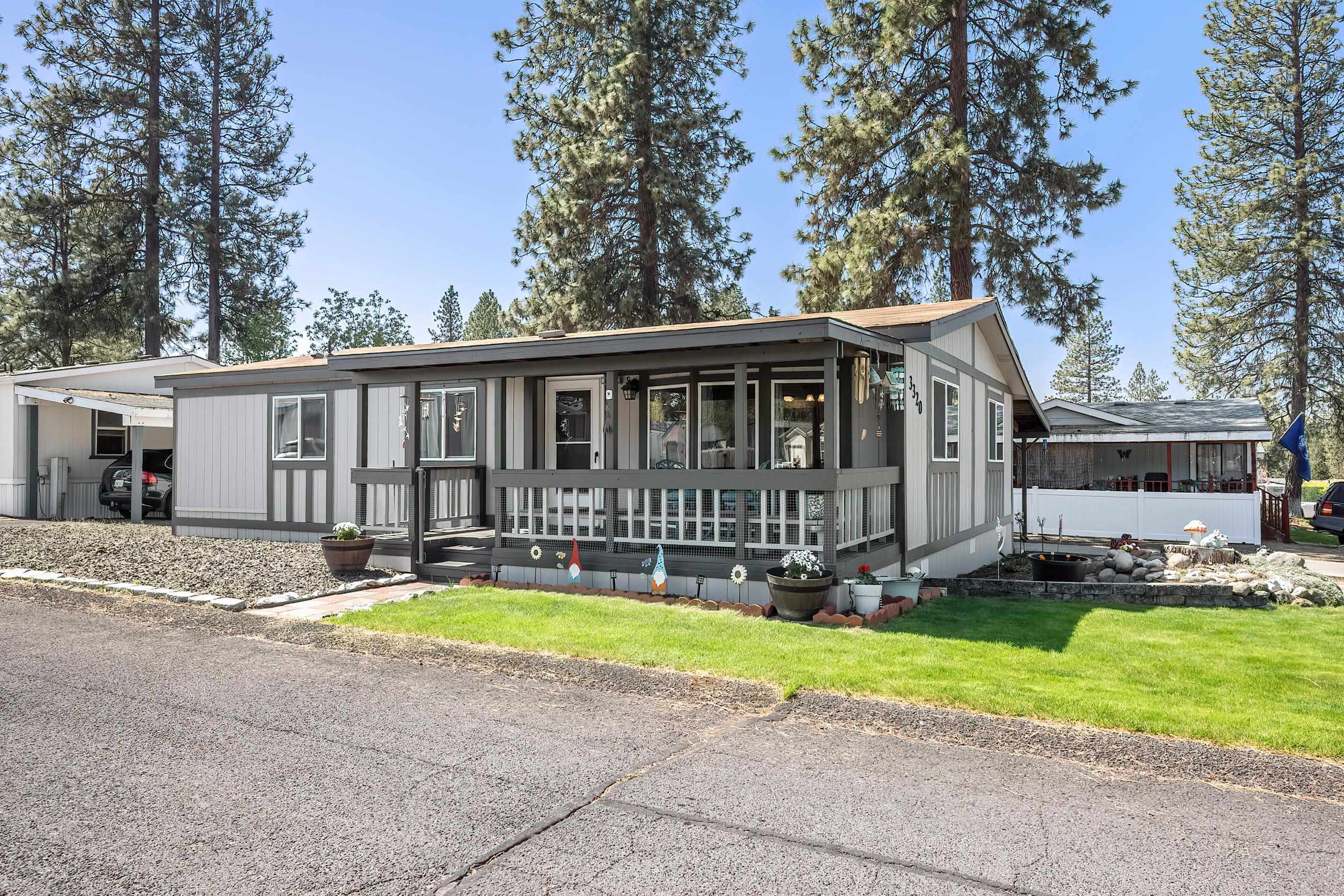 Property Photo: 3320 E Valley Forge Ln WA 99021