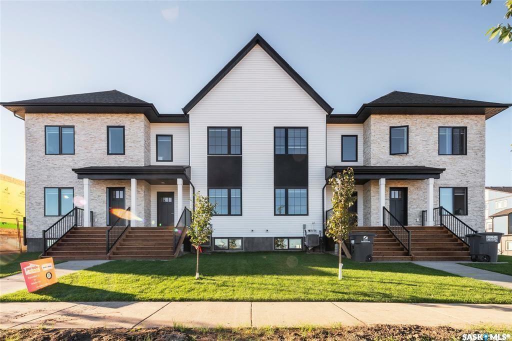 Property Photo: 235 Feheregyhazi Boulevard 205 SK S7W 0C2