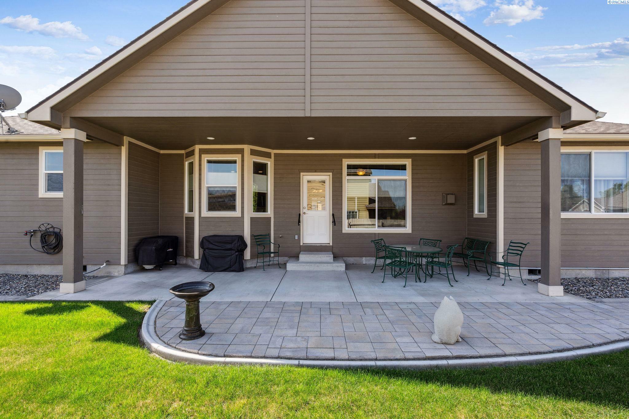 Property Photo: 8712 W 9th Ave WA 99336