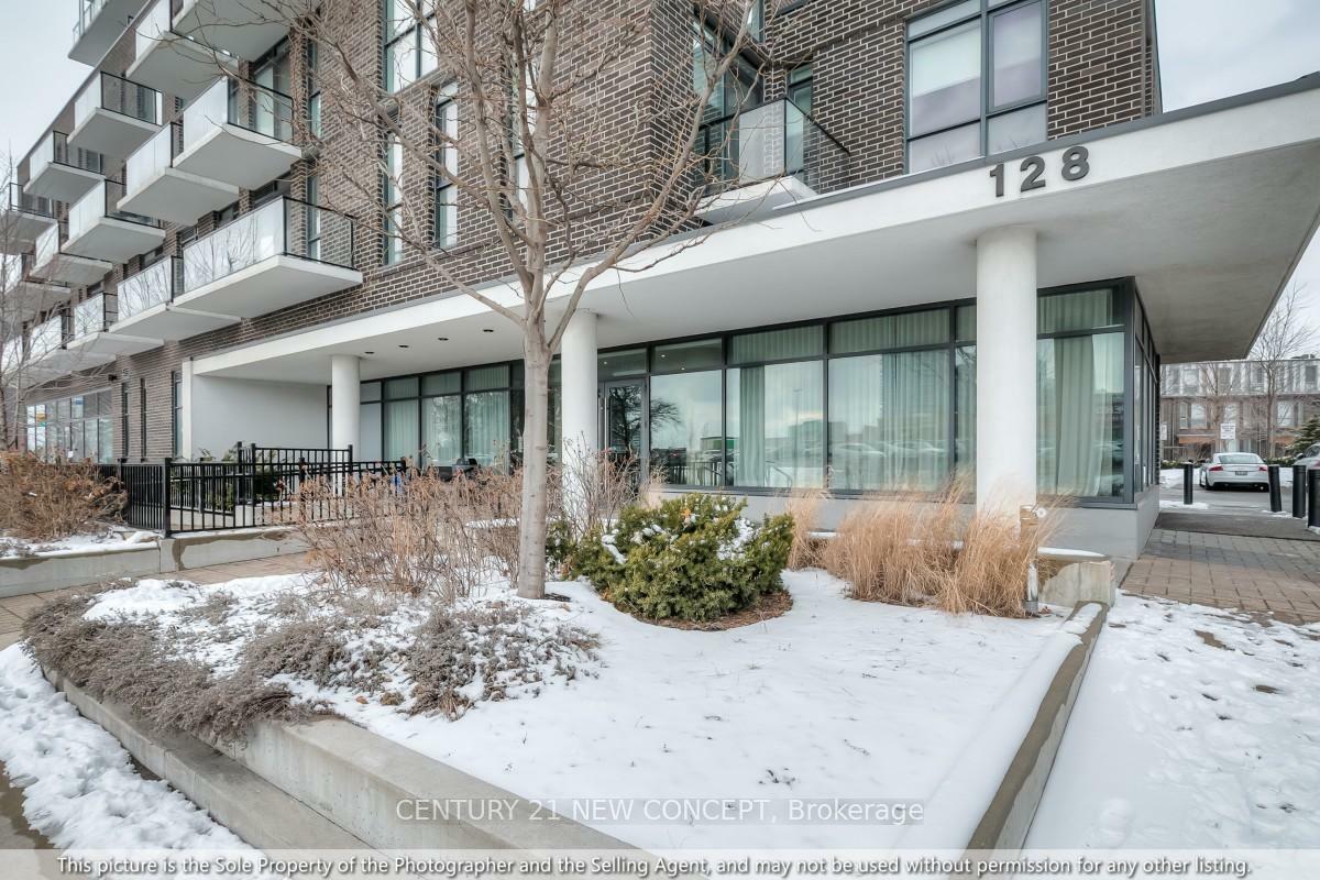 Property Photo: 128 Fairview Mall Drive 402 ON M2J 0E8