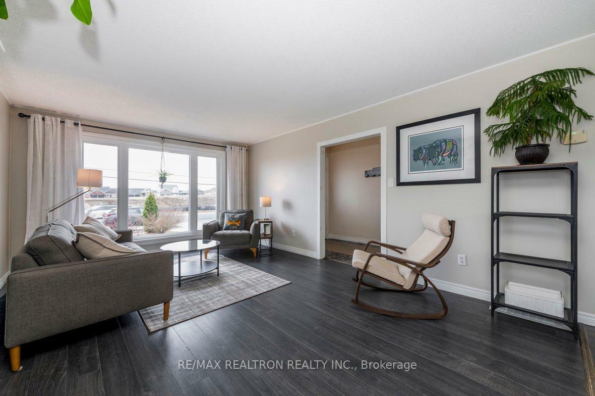 Property Photo: 172 Queen Street W ON L0L 1P0