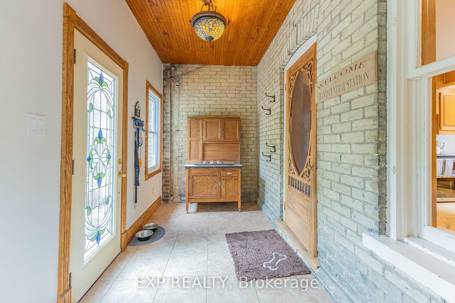 Property Photo: 283 Hastings Street ON N0M 2K0