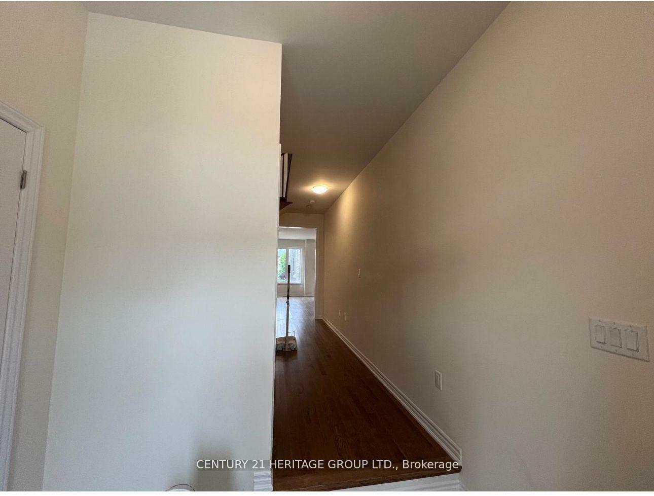 Photo de la propriété: 22 Blick Crescent ON L4G 7Y9