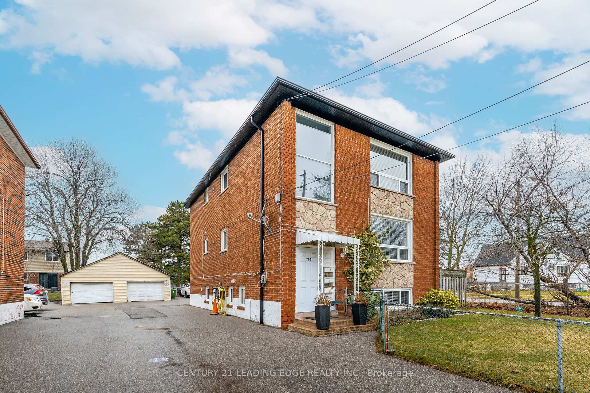Property Photo: 796 Midland Avenue 1 ON M1K 4E7