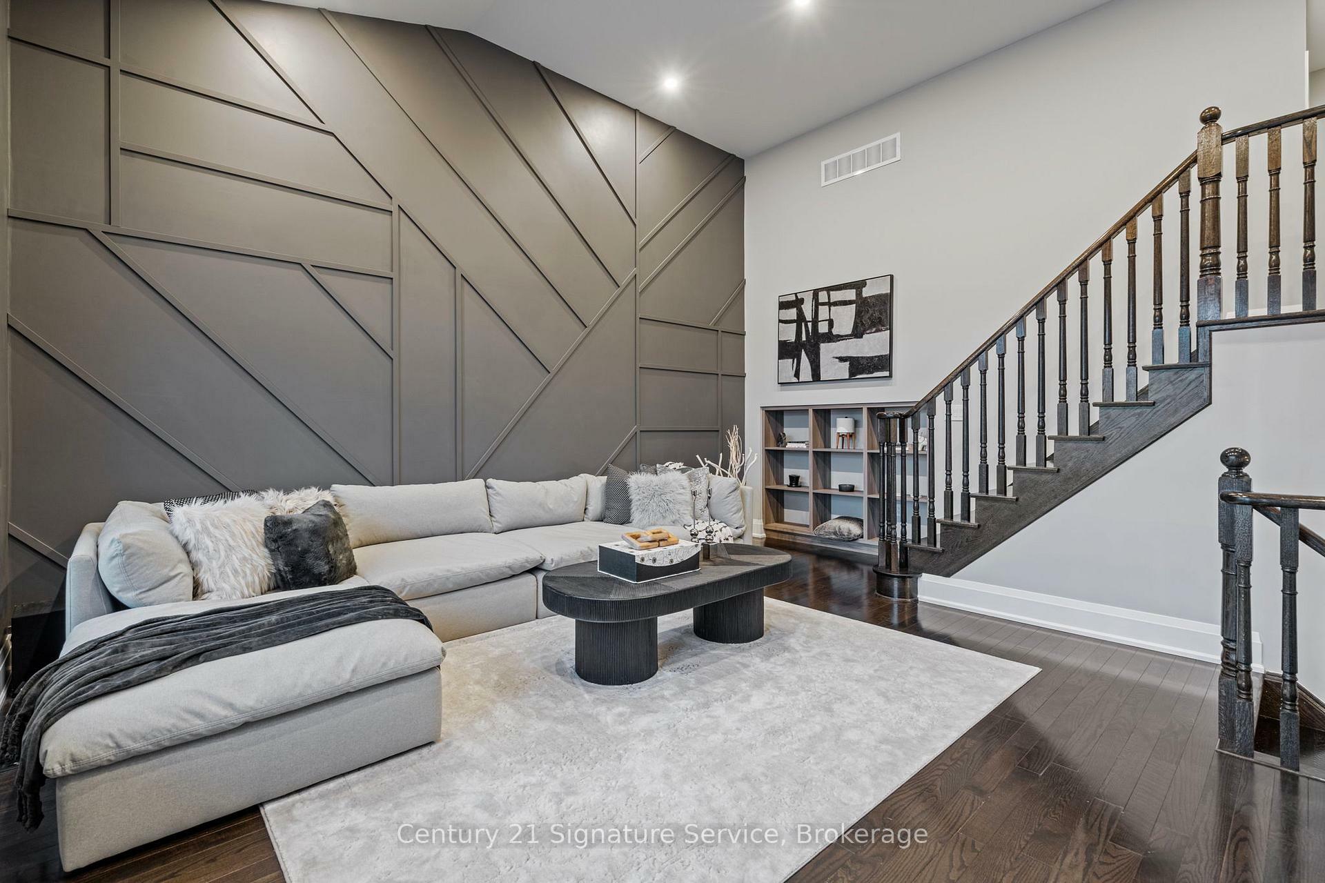 68 Greendale Avenue  Whitchurch-Stouffville ON L4A 0S2 photo