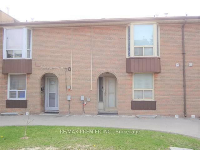 Photo de la propriété: 246 John Garland Boulevard 43 ON M9V 1N8