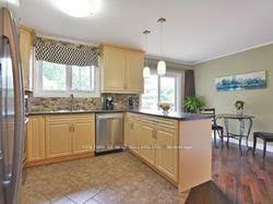 Property Photo: 12 Bowshelm Court ON L5N 1K1