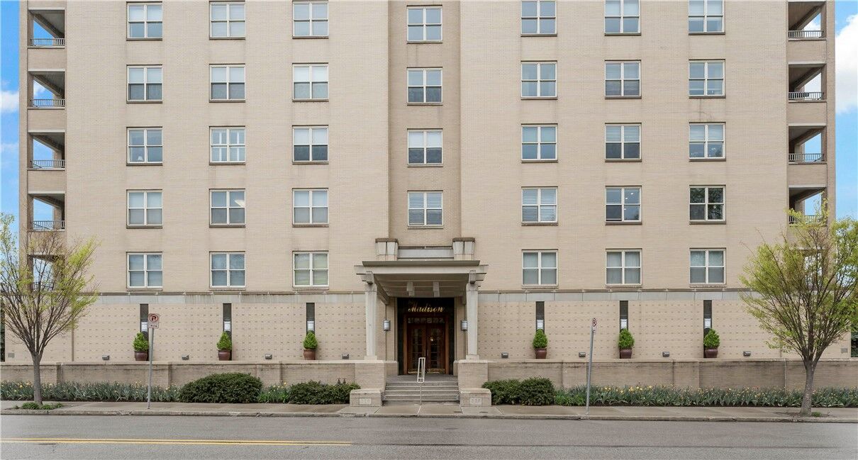 Property Photo:  220 N Bellefield Ave 903  PA 15213 