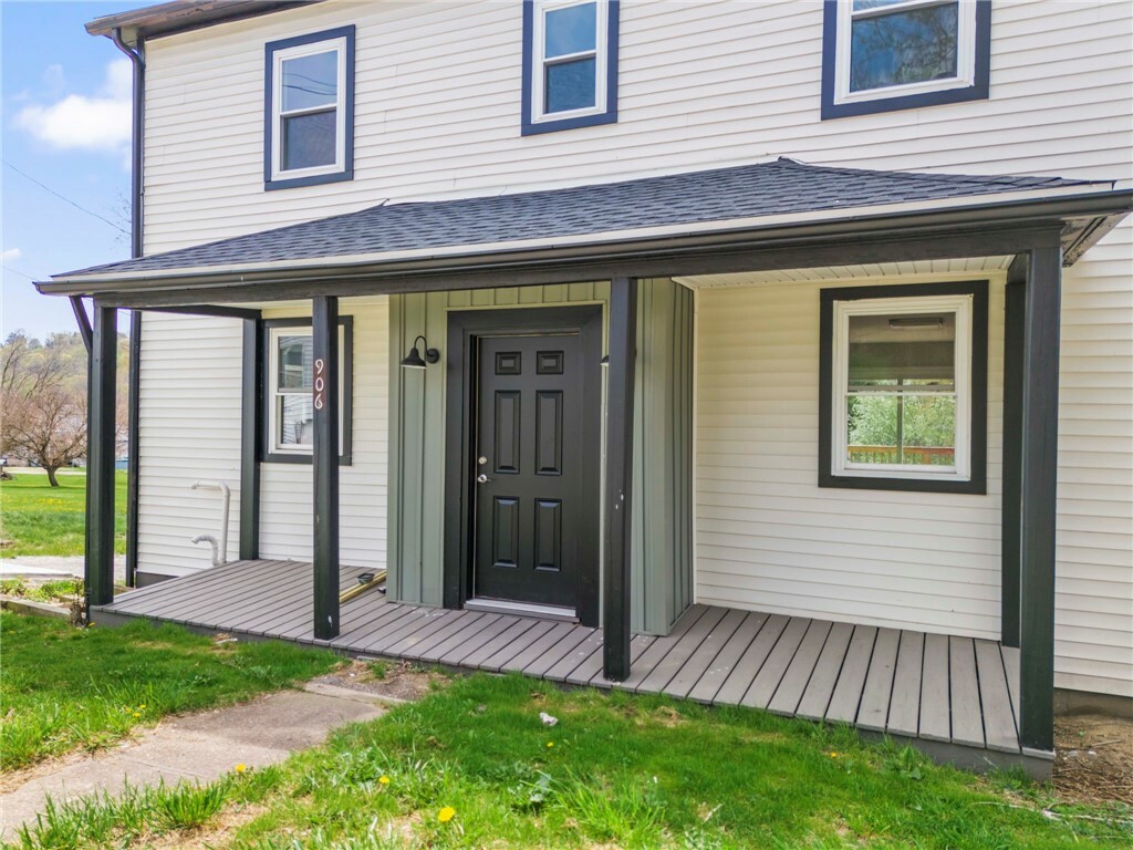 Property Photo: 906 Venetia Road PA 15367