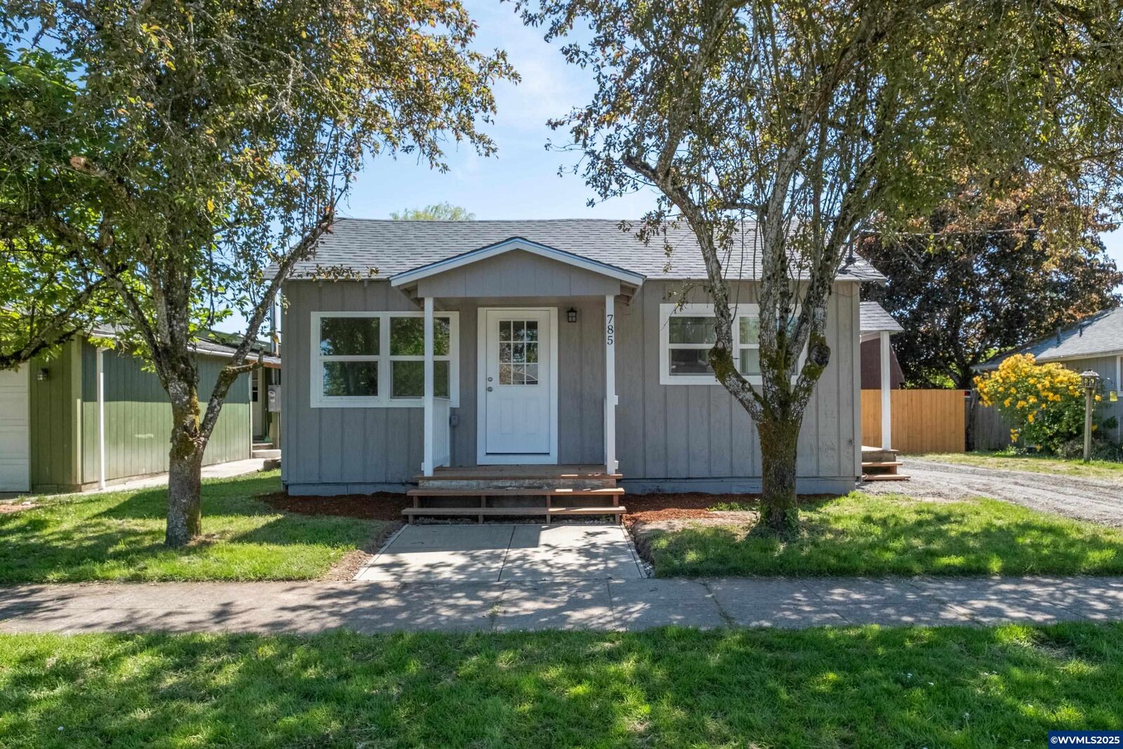 Property Photo:  785 F St  OR 97351 