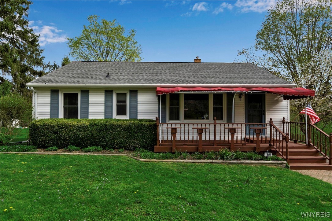 Property Photo: 1598 Hubbard Road NY 14052