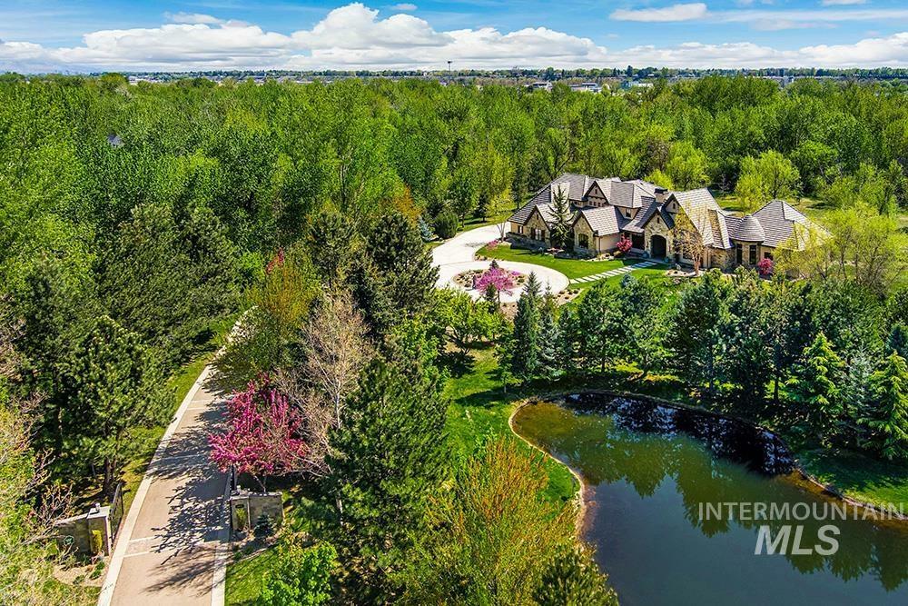 Property Photo:  1582 E Rivers End Ct  ID 83616 