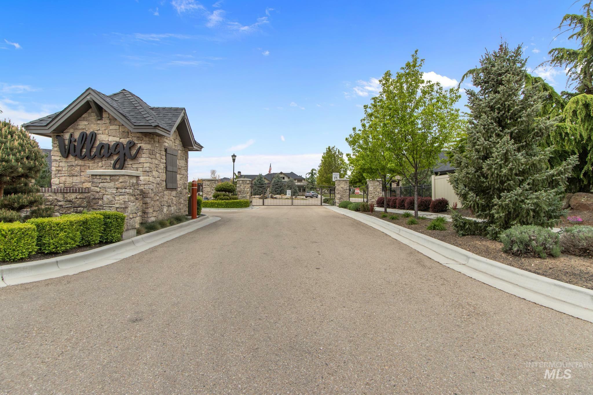 Property Photo: 4211 E Silverking Ln ID 83642