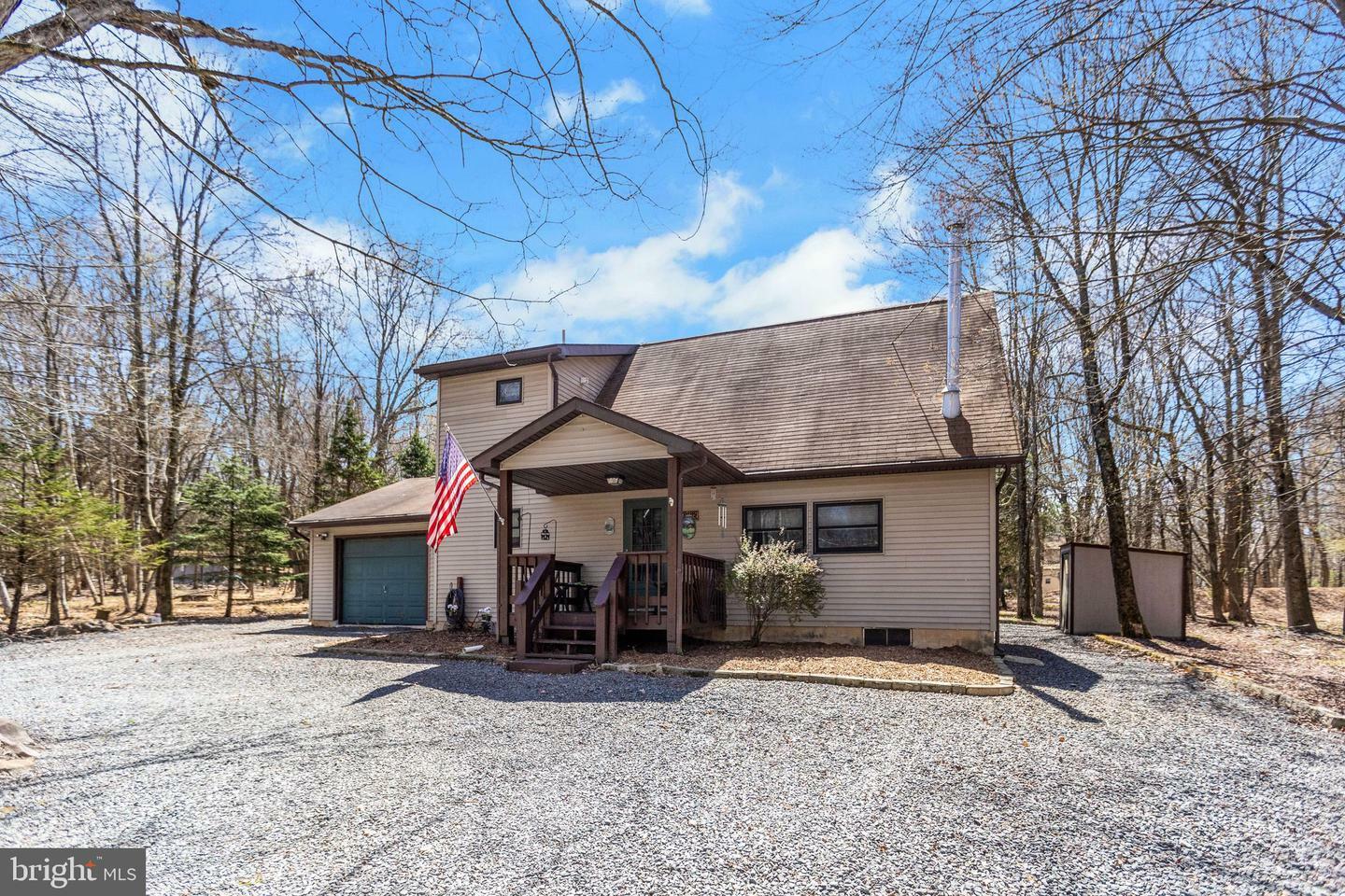 Property Photo: 70 Wylie Circle PA 18210