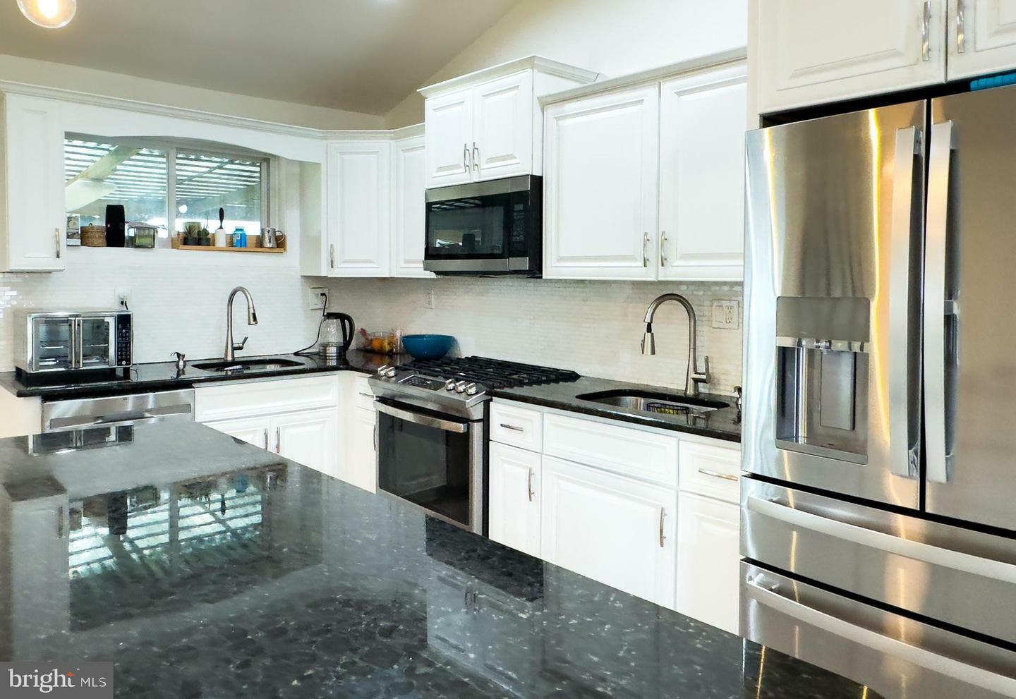 Property Photo: 9523 Northeast Avenue PA 19115