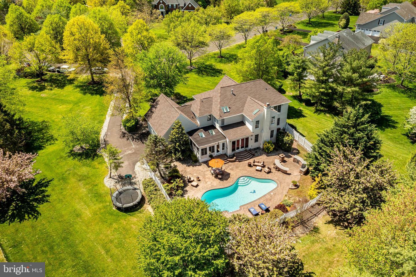 Property Photo: 1616 Thistlewood Drive PA 18977