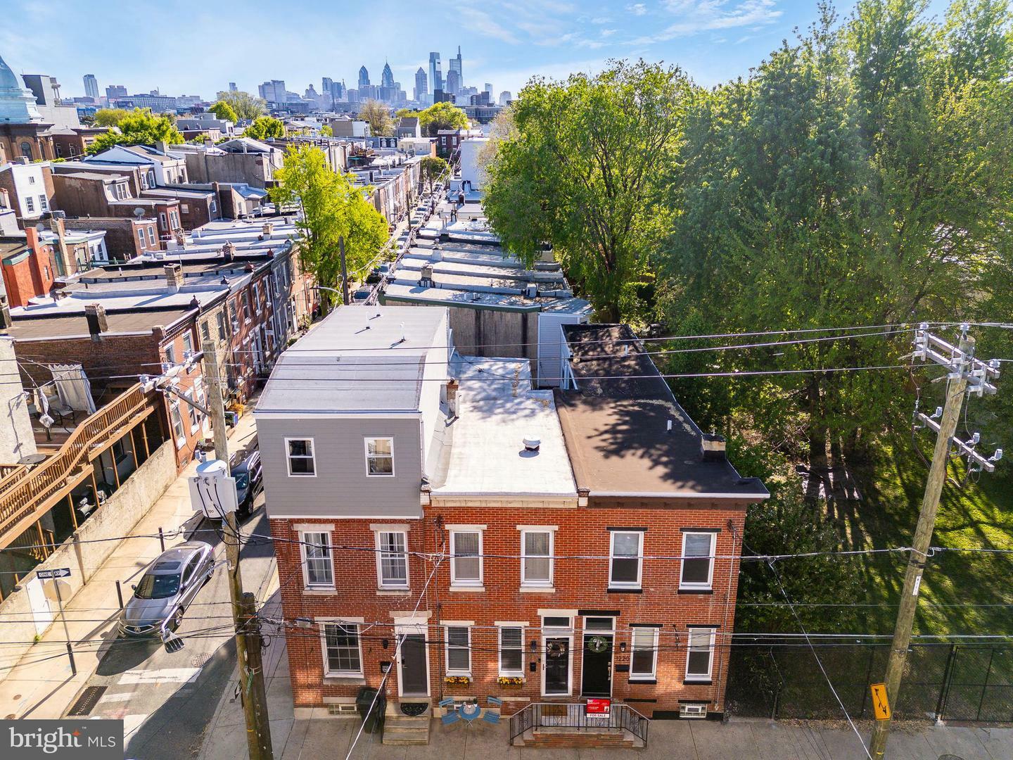 Property Photo: 1218 E Palmer Street PA 19125