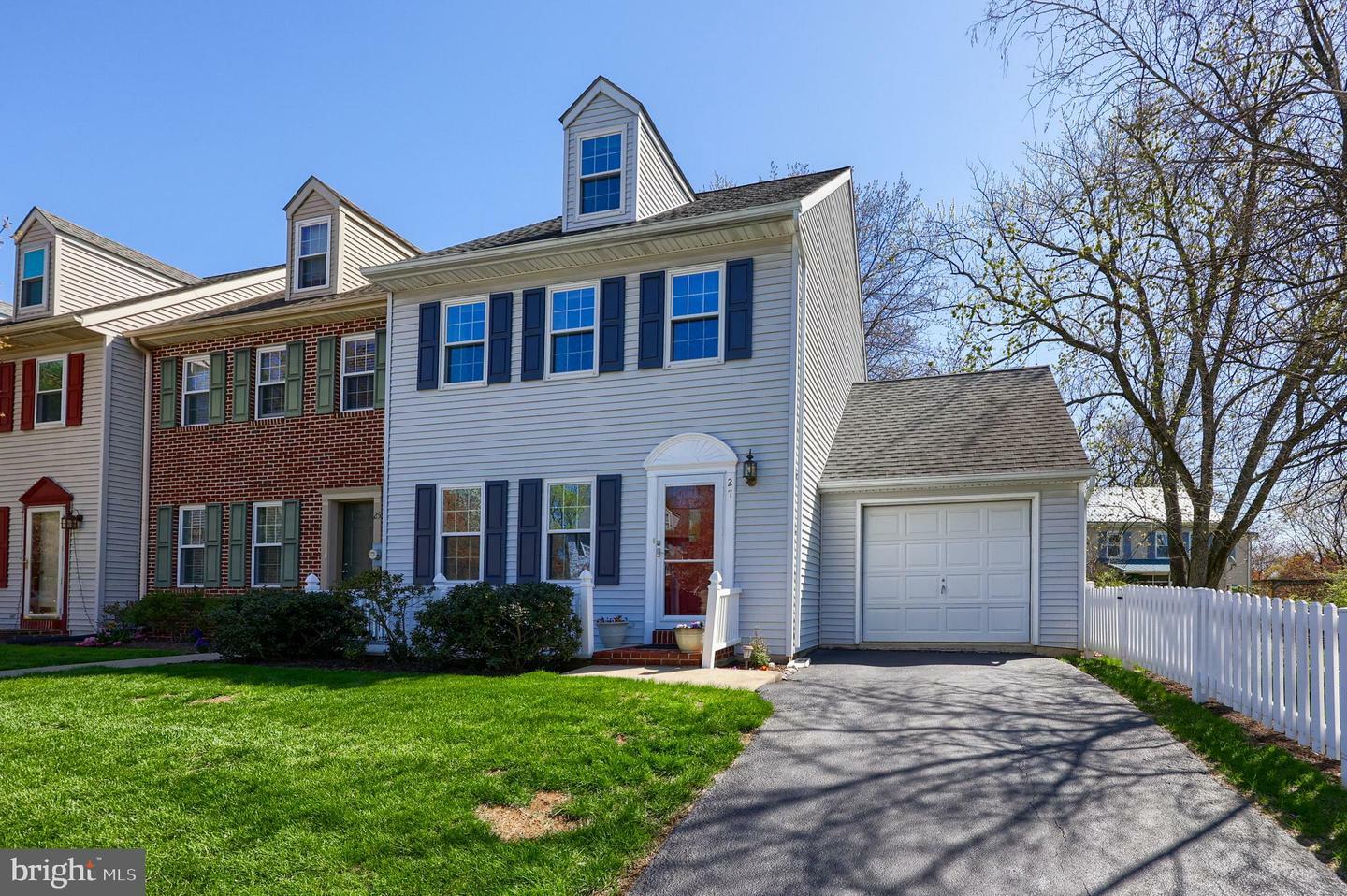 27 Pennwick Drive  Lititz PA 17543 photo