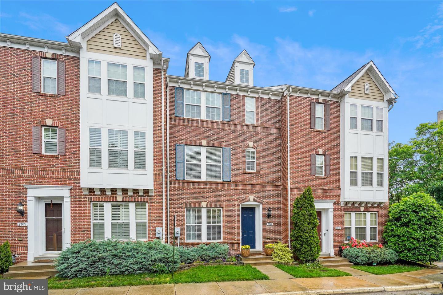 Property Photo: 2072 Hunting Creek Court VA 22303