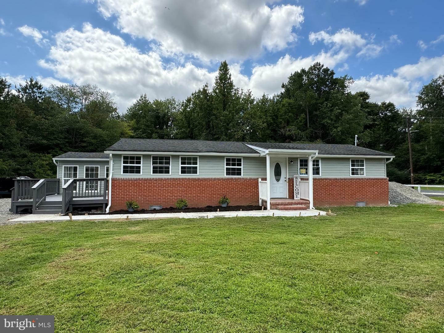Property Photo: 17096 Courtney Road VA 23069