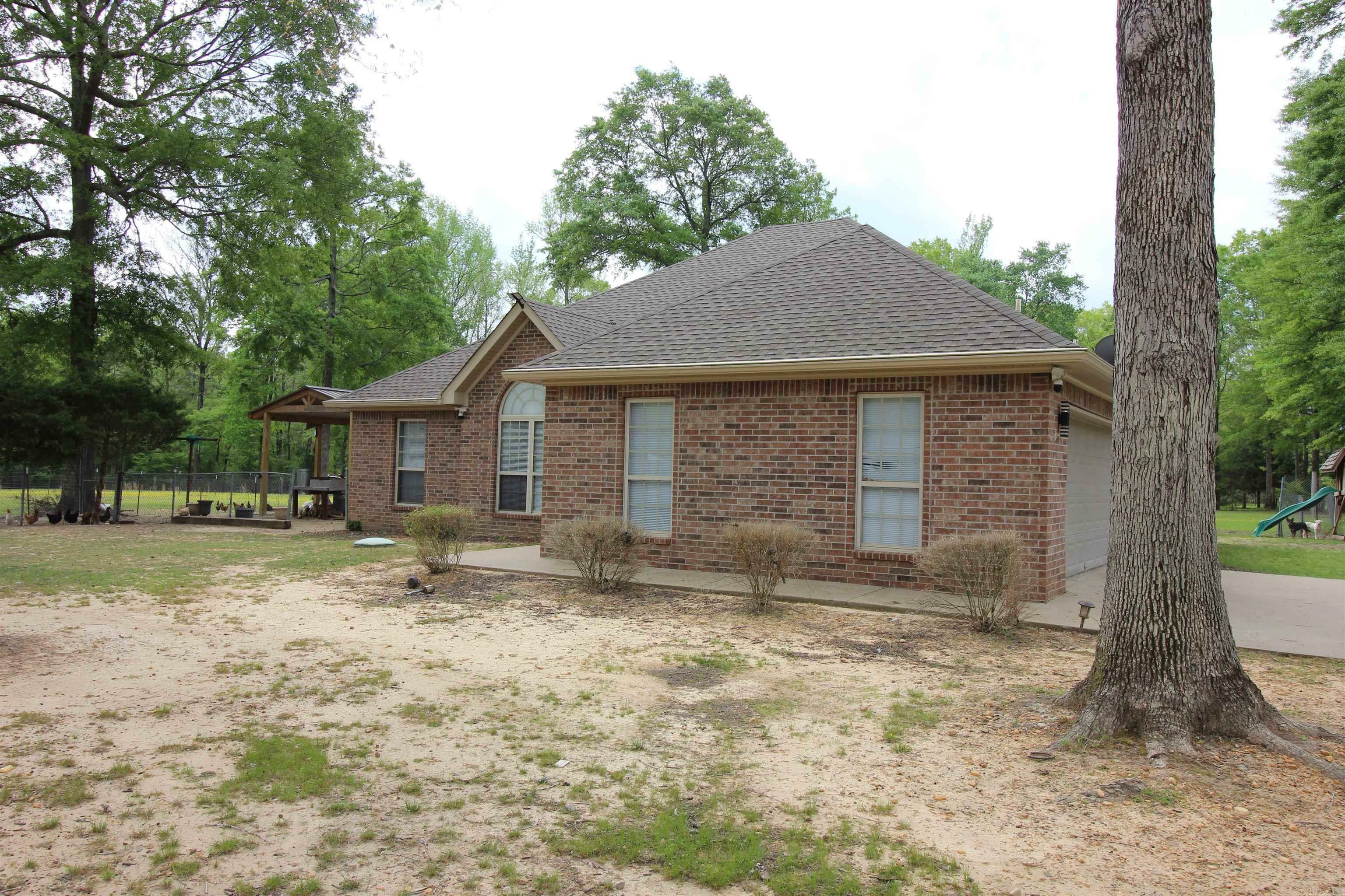 Property Photo: 24076 Gracie Layne Lane AR 72011