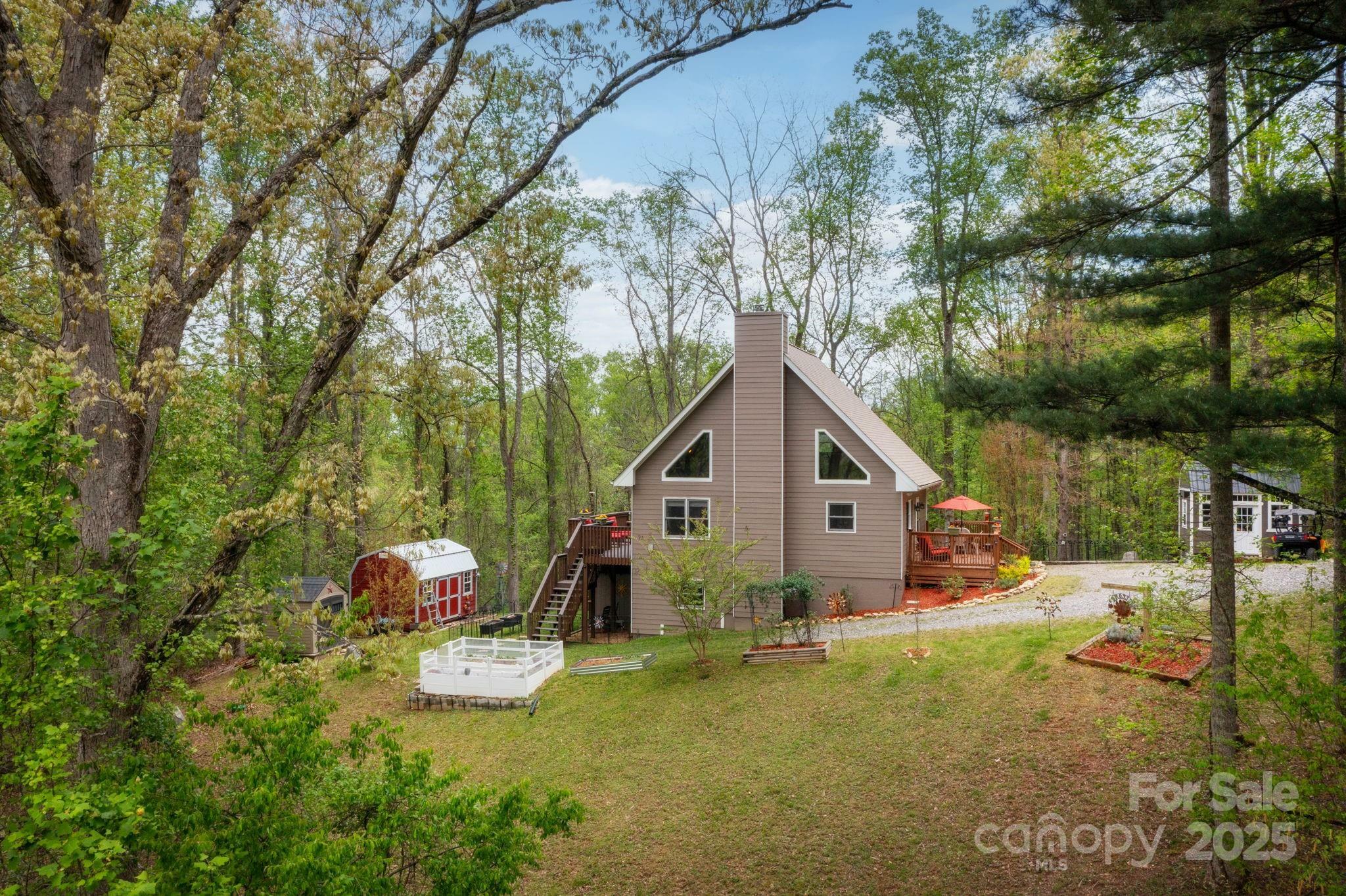 Property Photo: 69 Heslar Way NC 28753
