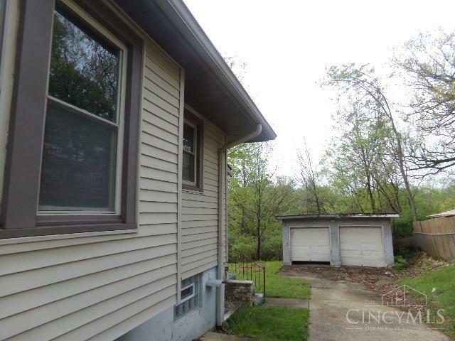 Property Photo: 4805 Prosperity Place OH 45238