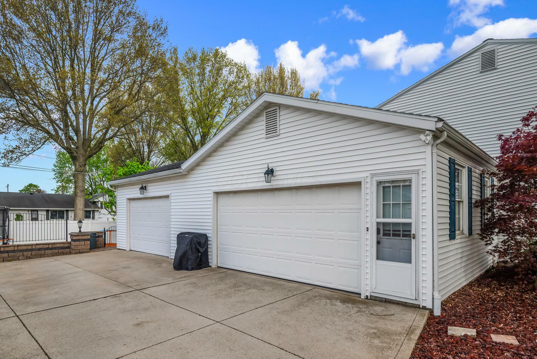Property Photo: 1083 Martha Avenue OH 44820