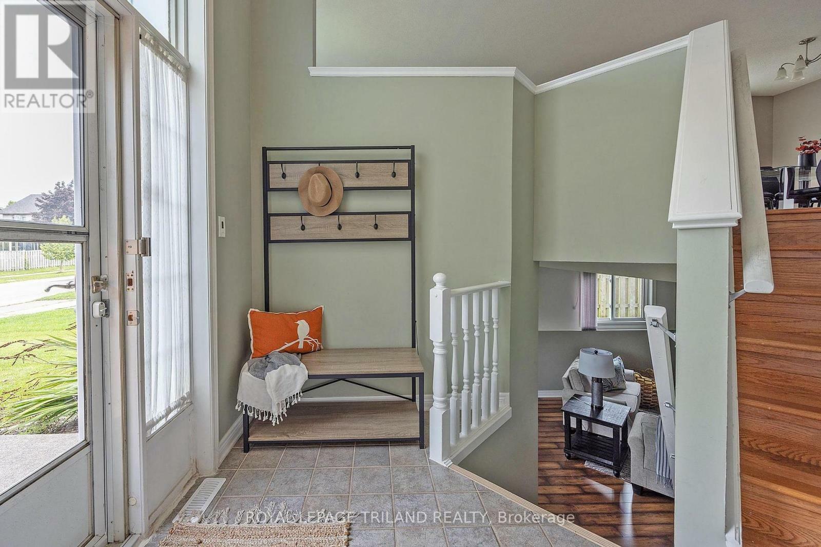 Property Photo: 253 McGarrell Drive ON N6G 5E8