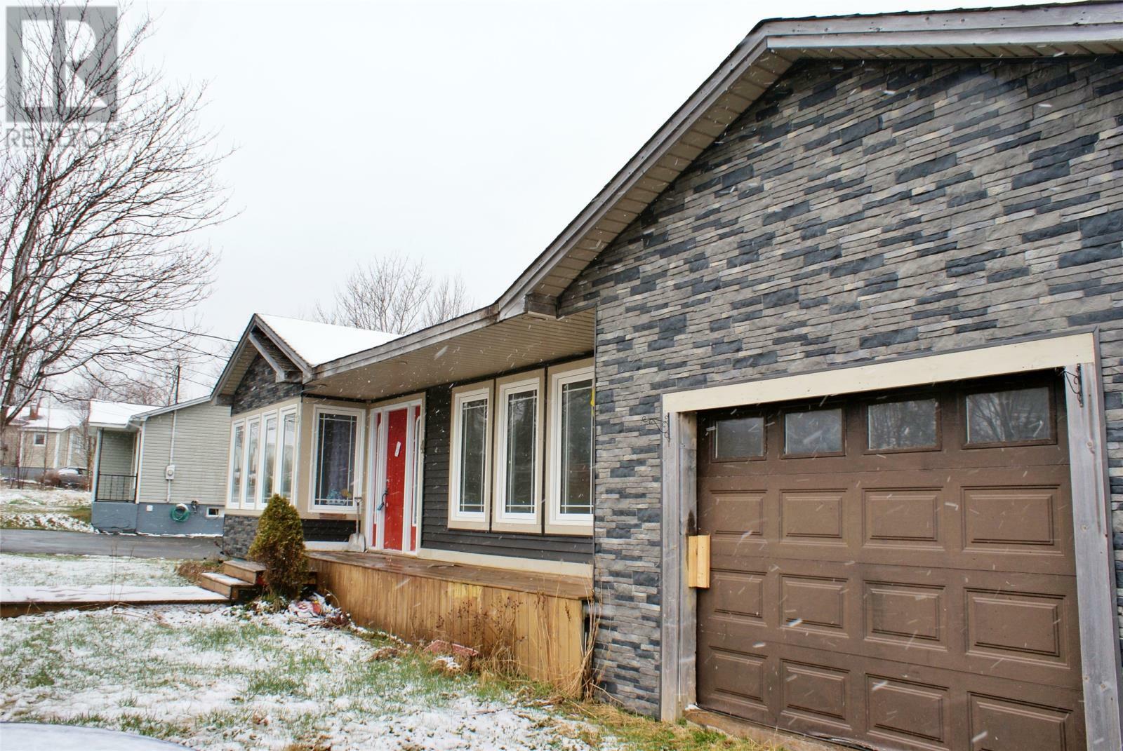 Property Photo: 4 Fraizes Avenue NL A1Y 1A7