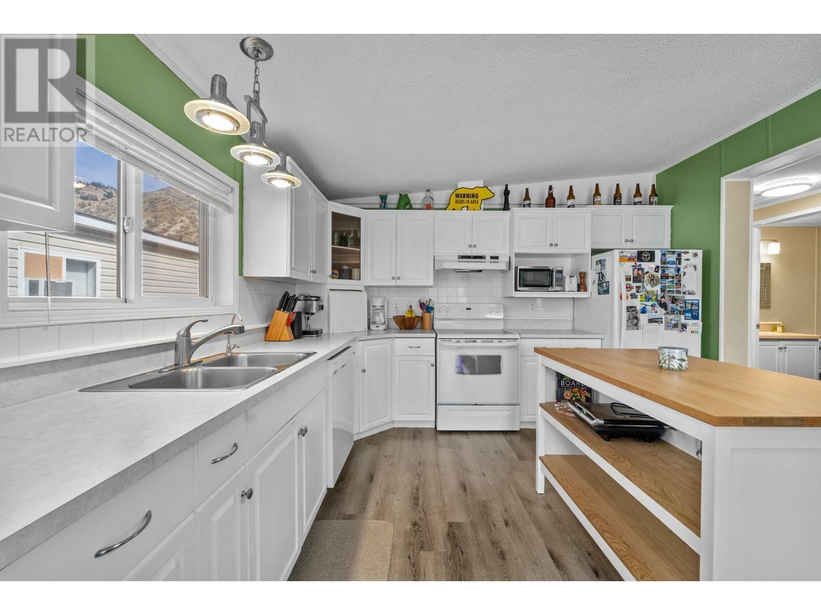 Property Photo: 3099 Shuswap E Road 27 BC V2H 1T7